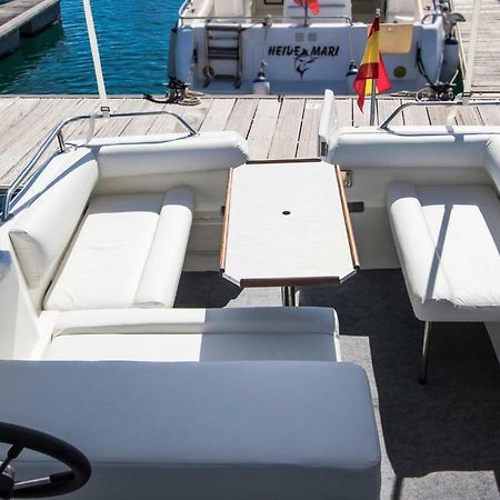 Cozy Boat To Unwind By The Ocean Hotel ปูแอร์โตกาเลโร ภายนอก รูปภาพ