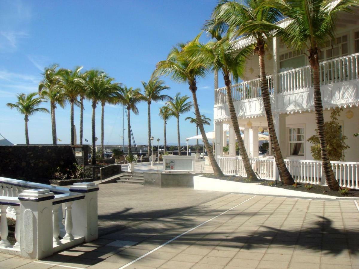 Cozy Boat To Unwind By The Ocean Hotel ปูแอร์โตกาเลโร ภายนอก รูปภาพ
